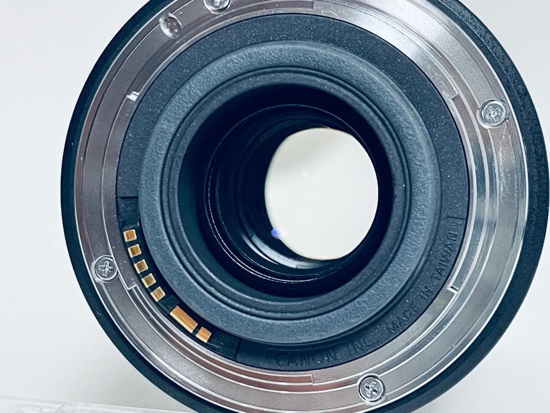 ☆美品☆Canon キヤノン EF-S 18-135mm F3.5-5.6 IS