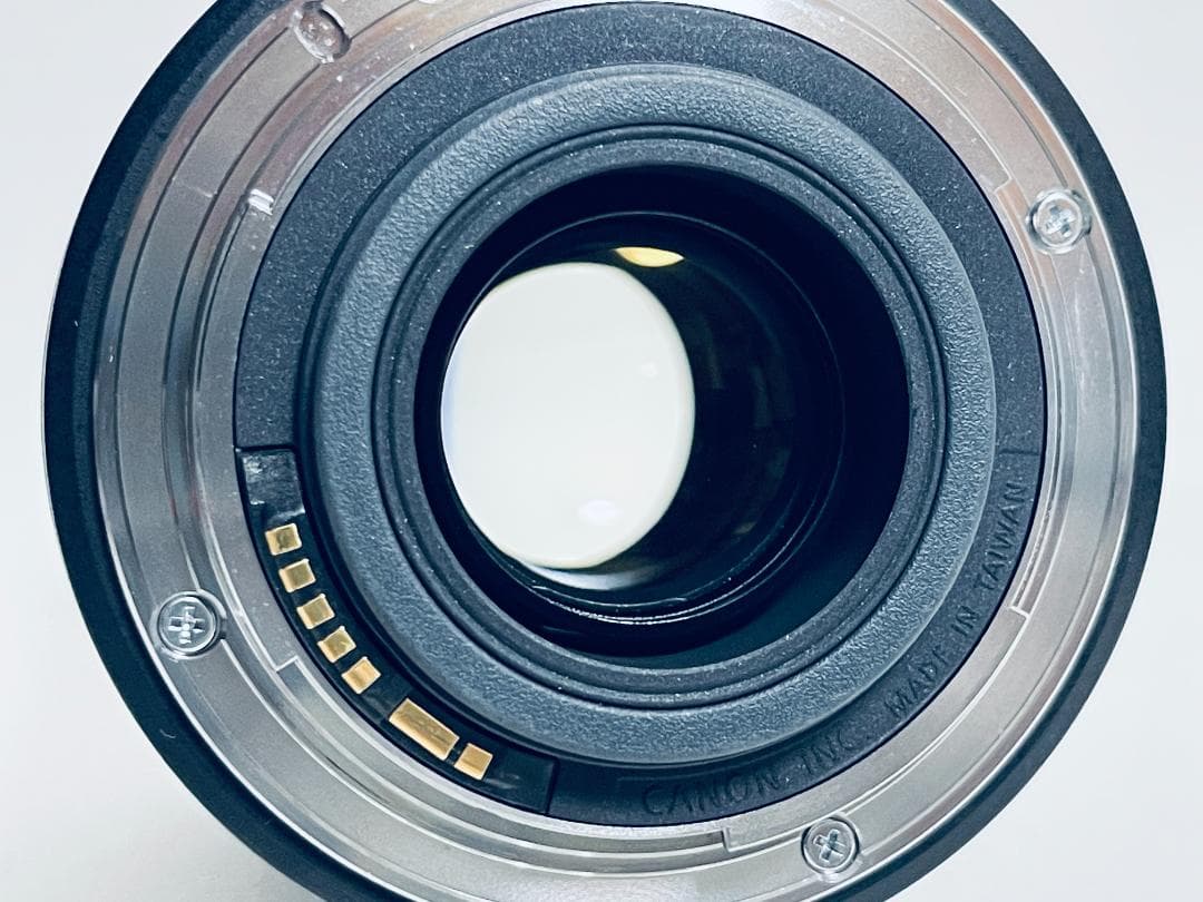 ☆美品☆Canon キヤノン EF-S 18-135mm F3.5-5.6 IS