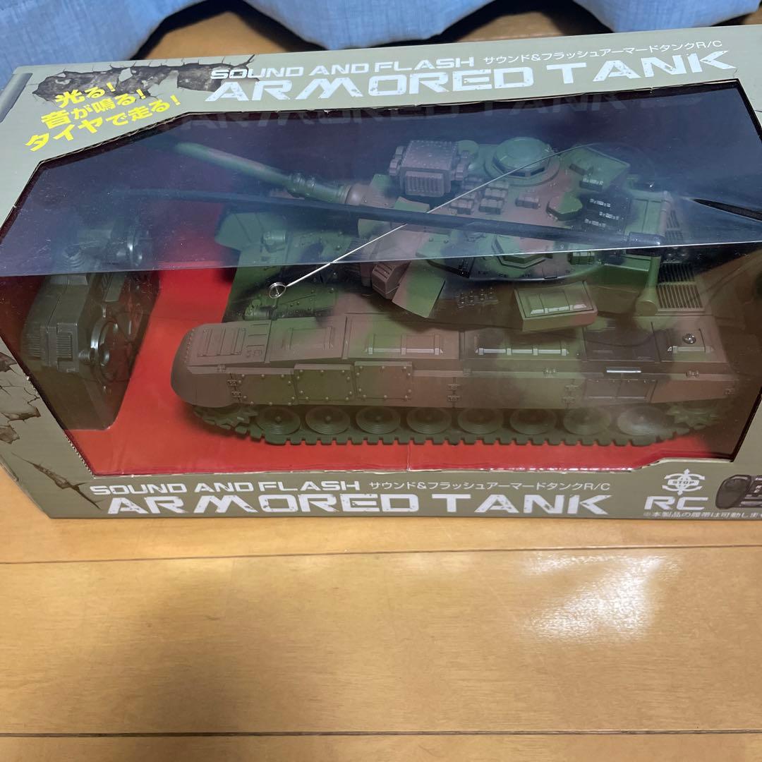 サウンド&フラッシュアーマードタンクRC - メルカリ