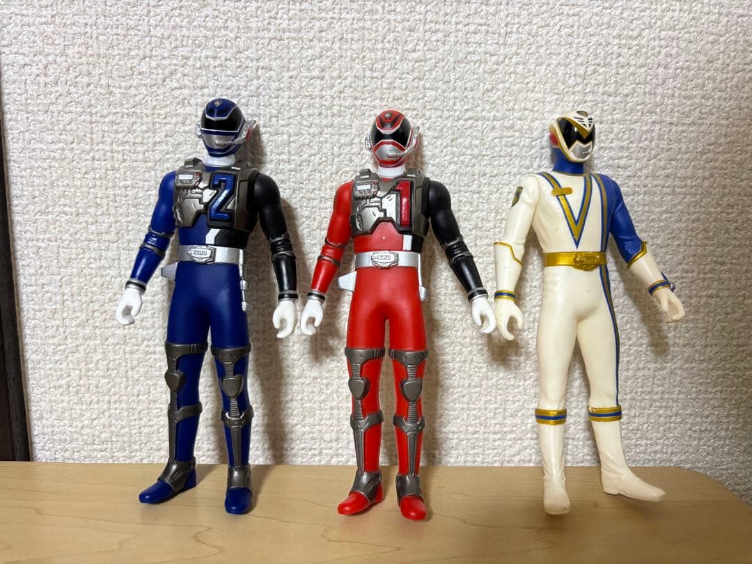特捜戦隊デカレンジャー ソフビ フィギュア 3体セット - メルカリ