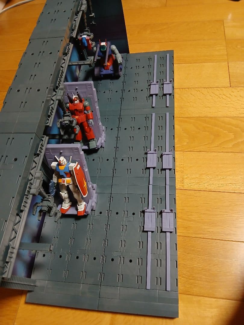 ロボット魂　ジオラマ　ガンダム フィギュア 1/144 スケール 機動戦士ガンダム」の名シーンを再現可能なジオラマが1/144スケールで