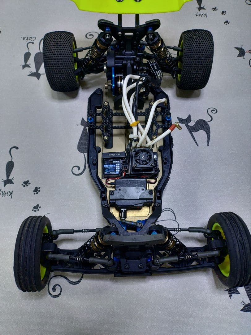 ASSOCIATED/アソシエイテッド B6.4Dダート用　メカ付き アソシB6.4D ですとー - こんぺハウス