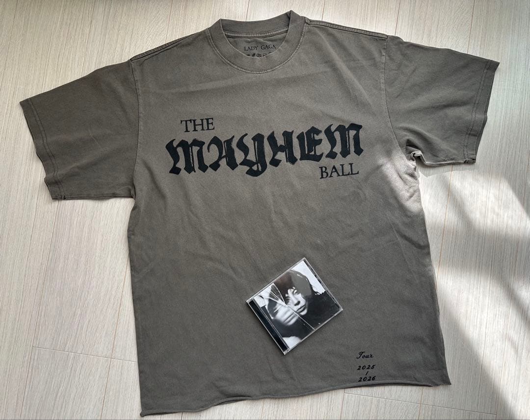 ★LadyGAGA★MAYHEM BALL★公式Ｔシャツ＆CD★ LADY GAGA MAYHEM BALL TEE Lサイズ - メルカリ