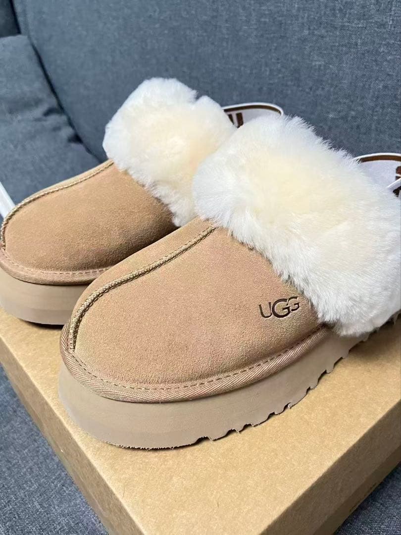 UGG ムートンブーツ ベージュ プラットフォームスリッパ 23.5cm