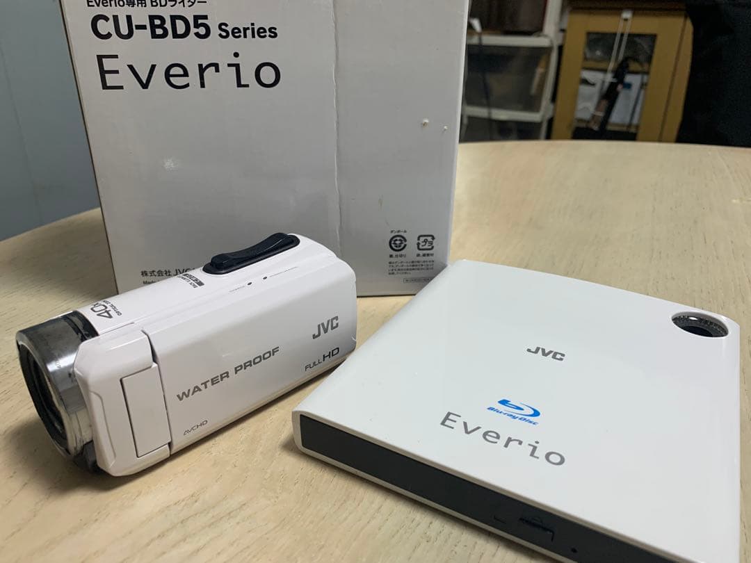 JVC Everio GZ-B800-W デジタルビデカメラ　BDライターセット JVC Everio GZ-B800-W デジタルビデカメラ BDライターセット JVC
