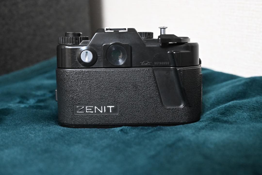 動作品】ZENIT 122 一眼レフ ・ Tessar 50/2.8 付 - メルカリ