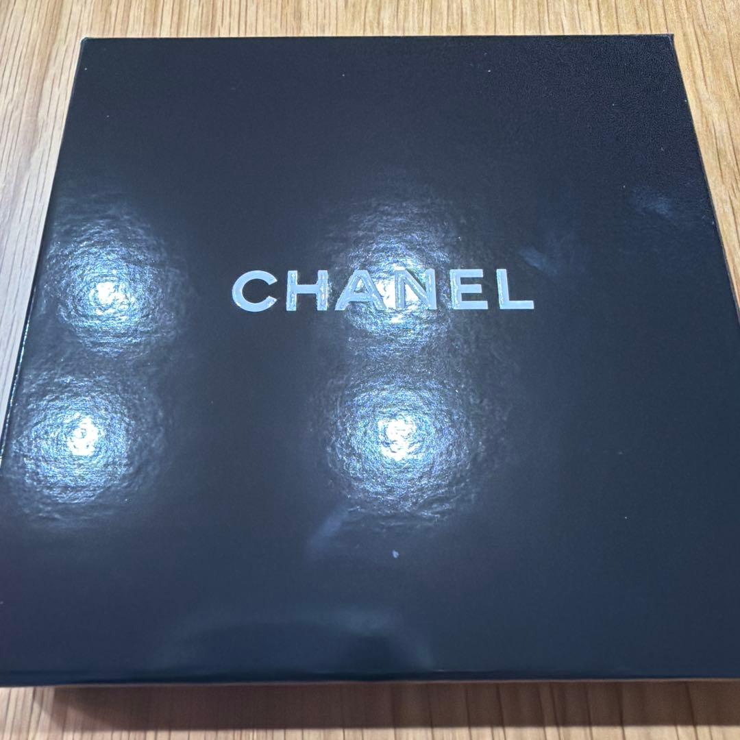 新品未使用完売品】CHANELアイシャドウ レ ヌフ オンブル コメット848