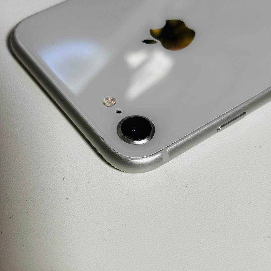 極美品】SIMフリー iPhone 8 シルバー 64GB - メルカリ
