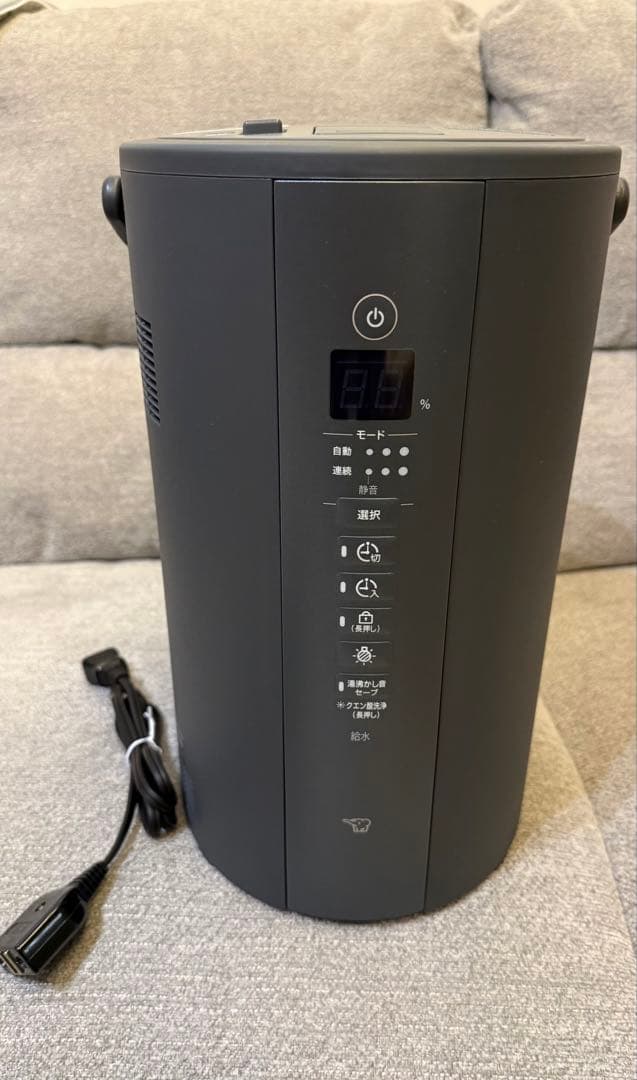 石油ファンヒーター ブラック ガラスカバー付き