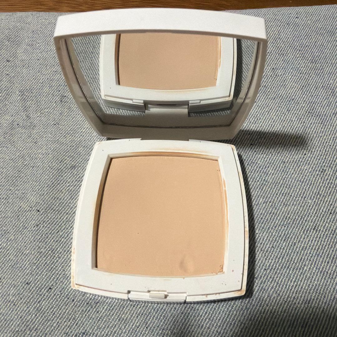 CHANEL ル ブラン コンパクト ラディアンス 10 ベージュ - メルカリ
