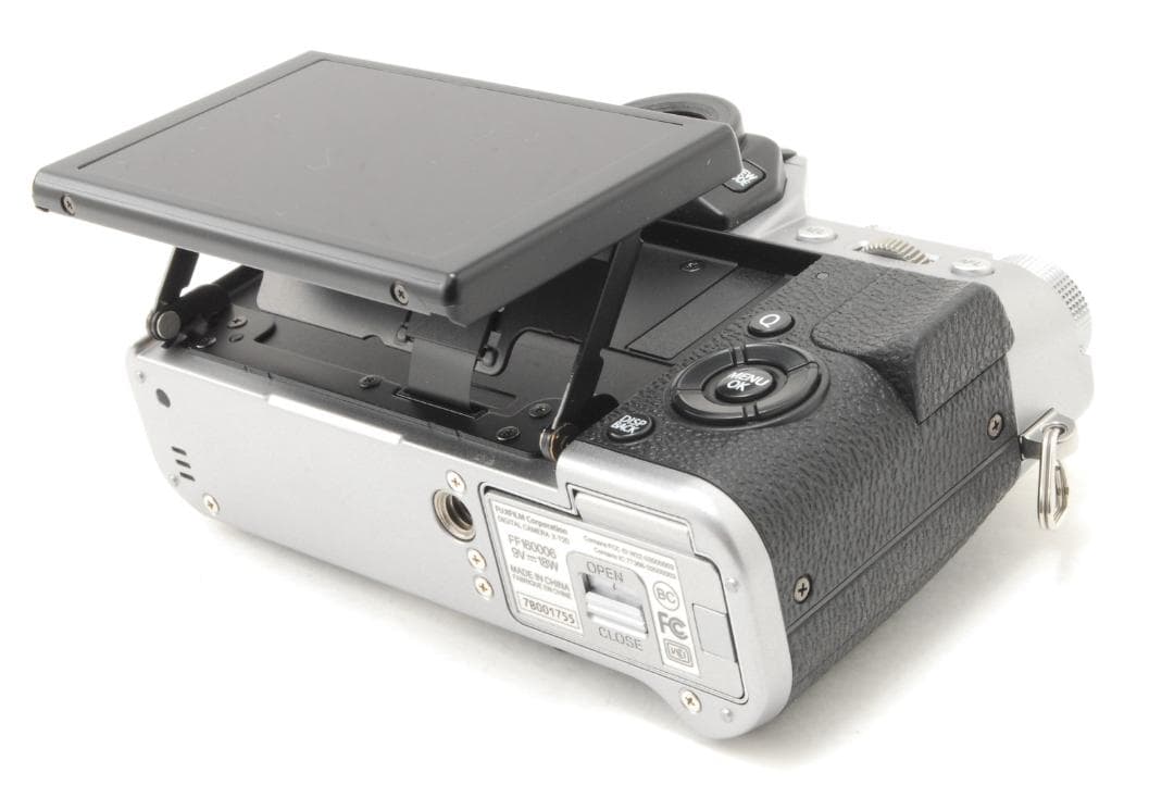 【ほぼ新品】FUJIFILM X-T20 ボディ シルバー《シャッター回数6回》