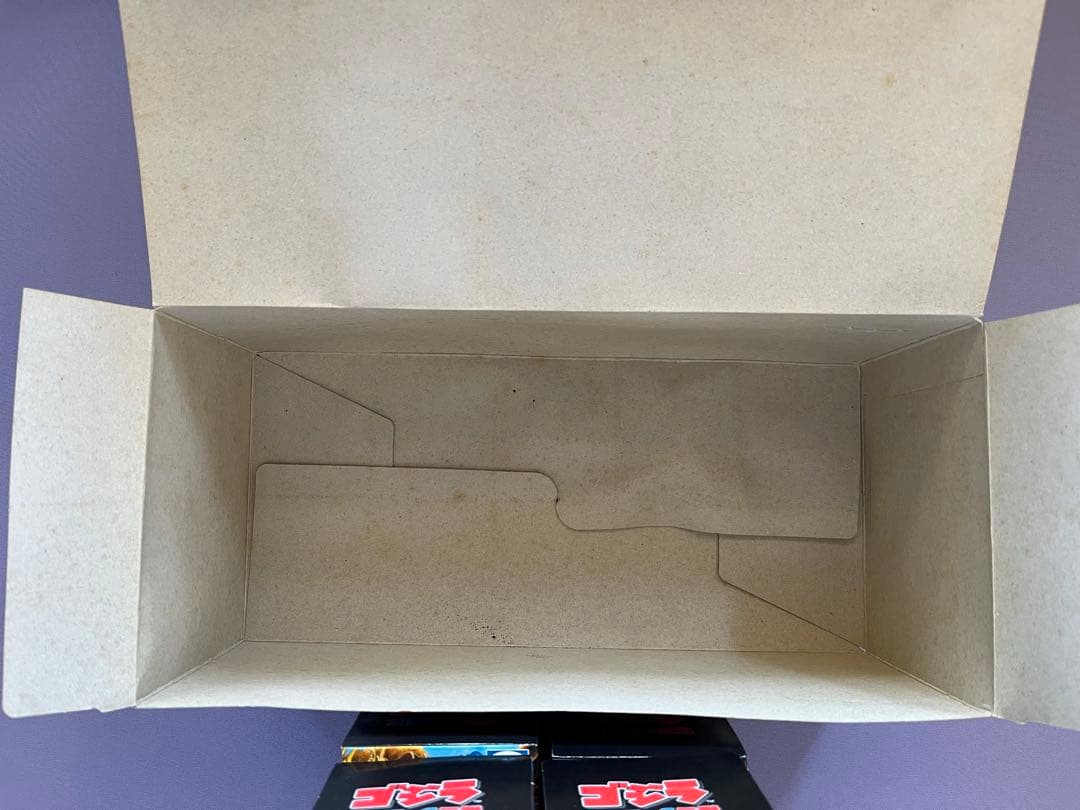 カ*ス様 【送料無料】2004 イワクラ ゴジラ ブルマァク伝説 1箱10個入り