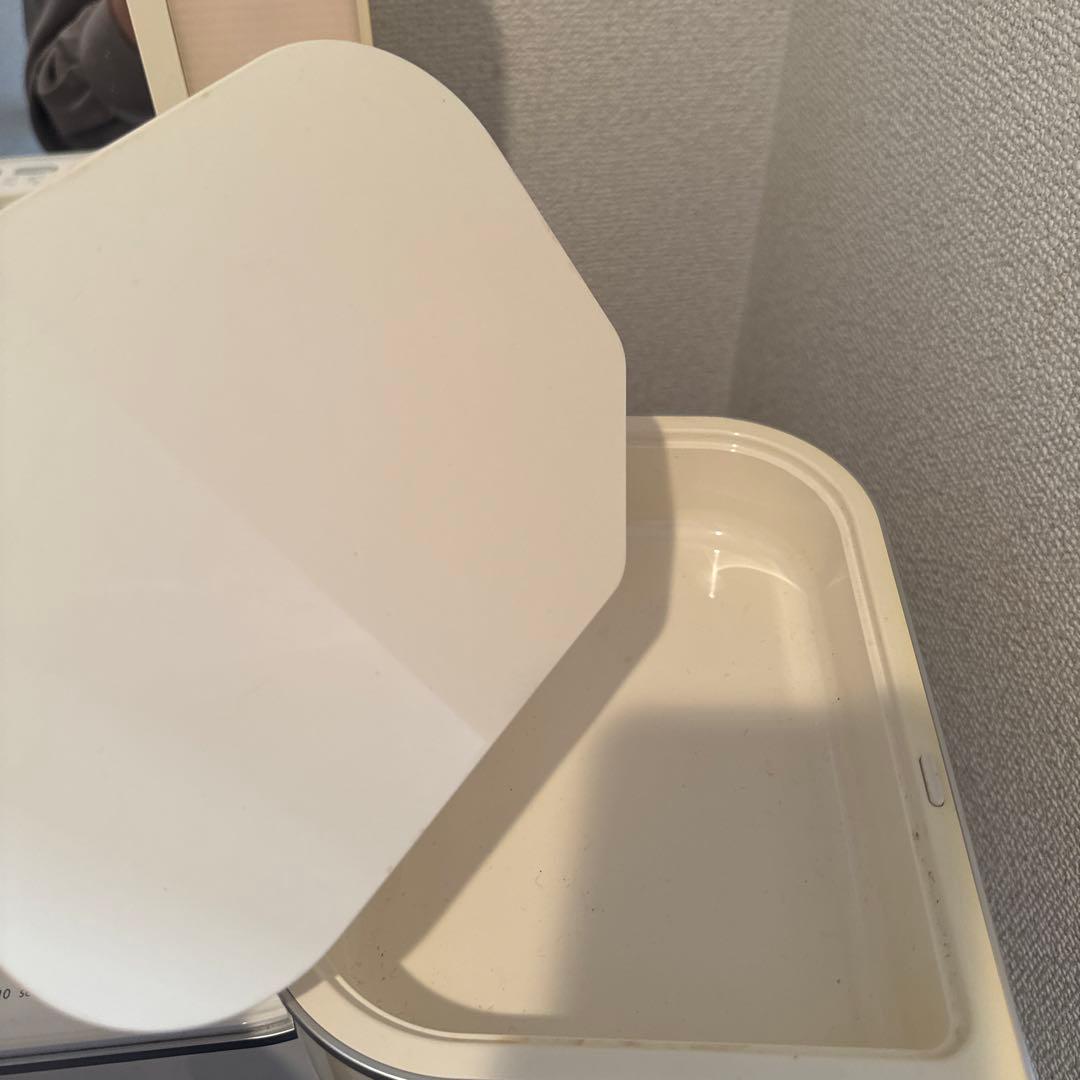 美顔器 ホワイト・ベージュ コンパクト