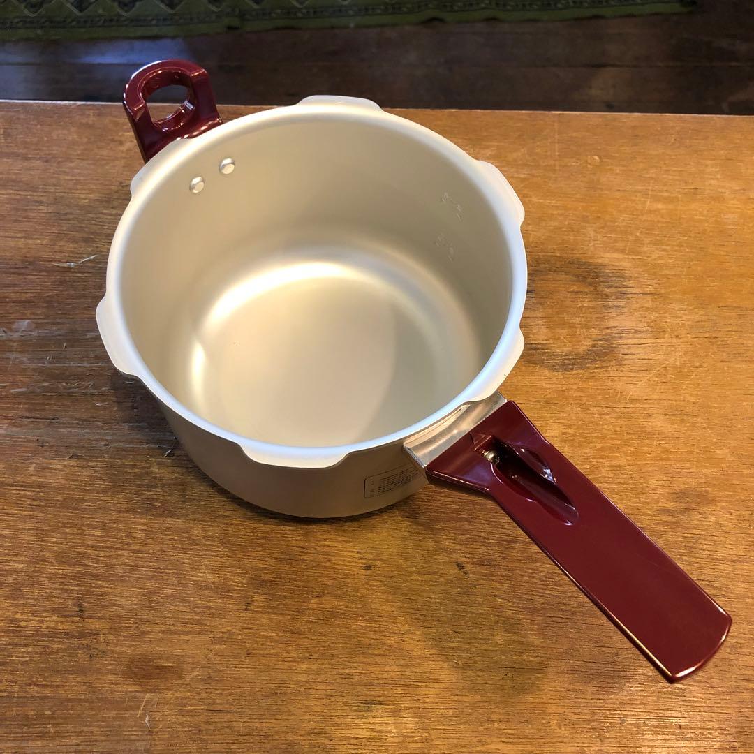 【新品未使用】理研 圧力鍋 こなべちゃん 3.0L 4号炊