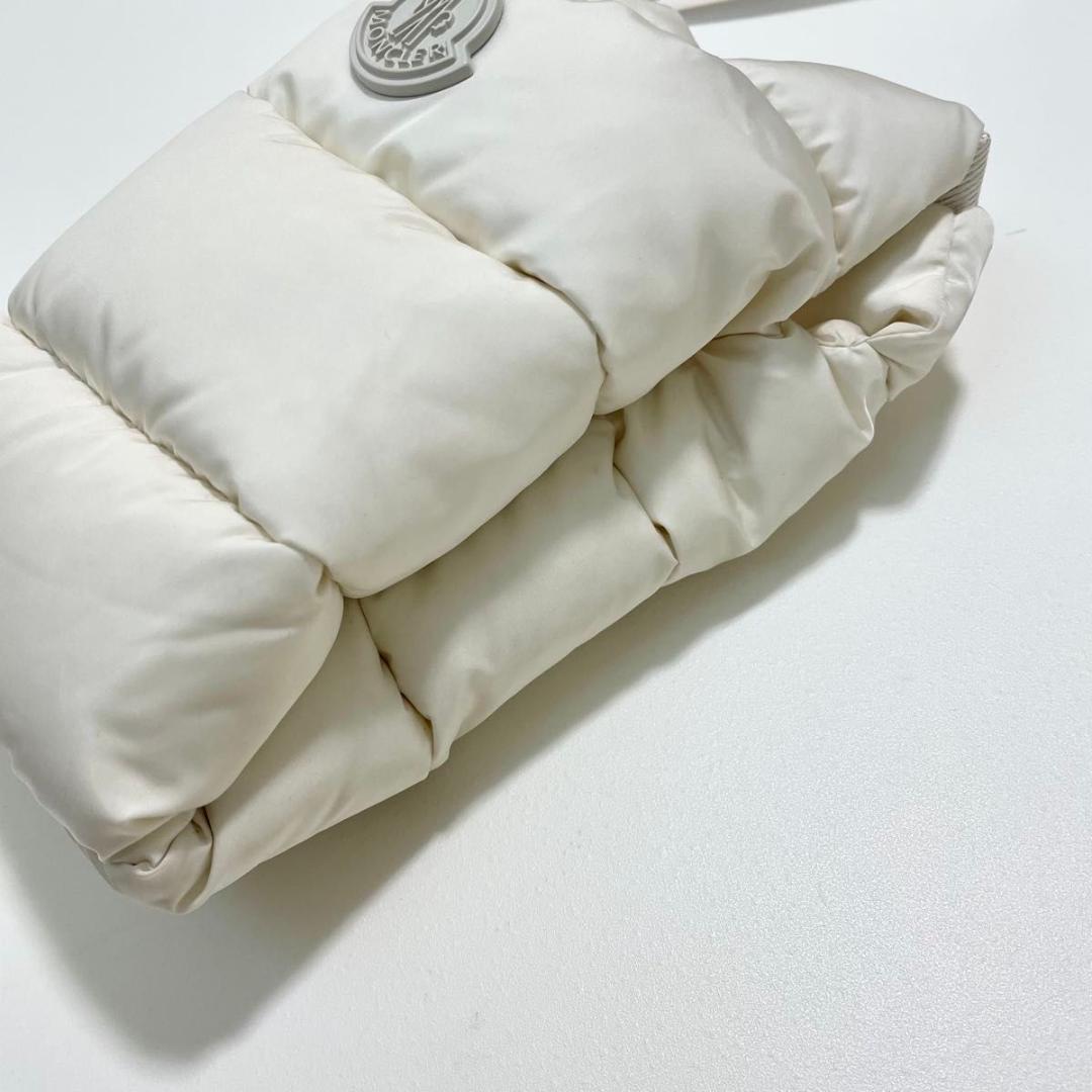 モンクレール ショルダーバッグ キルティング 白 シンプル ダウン