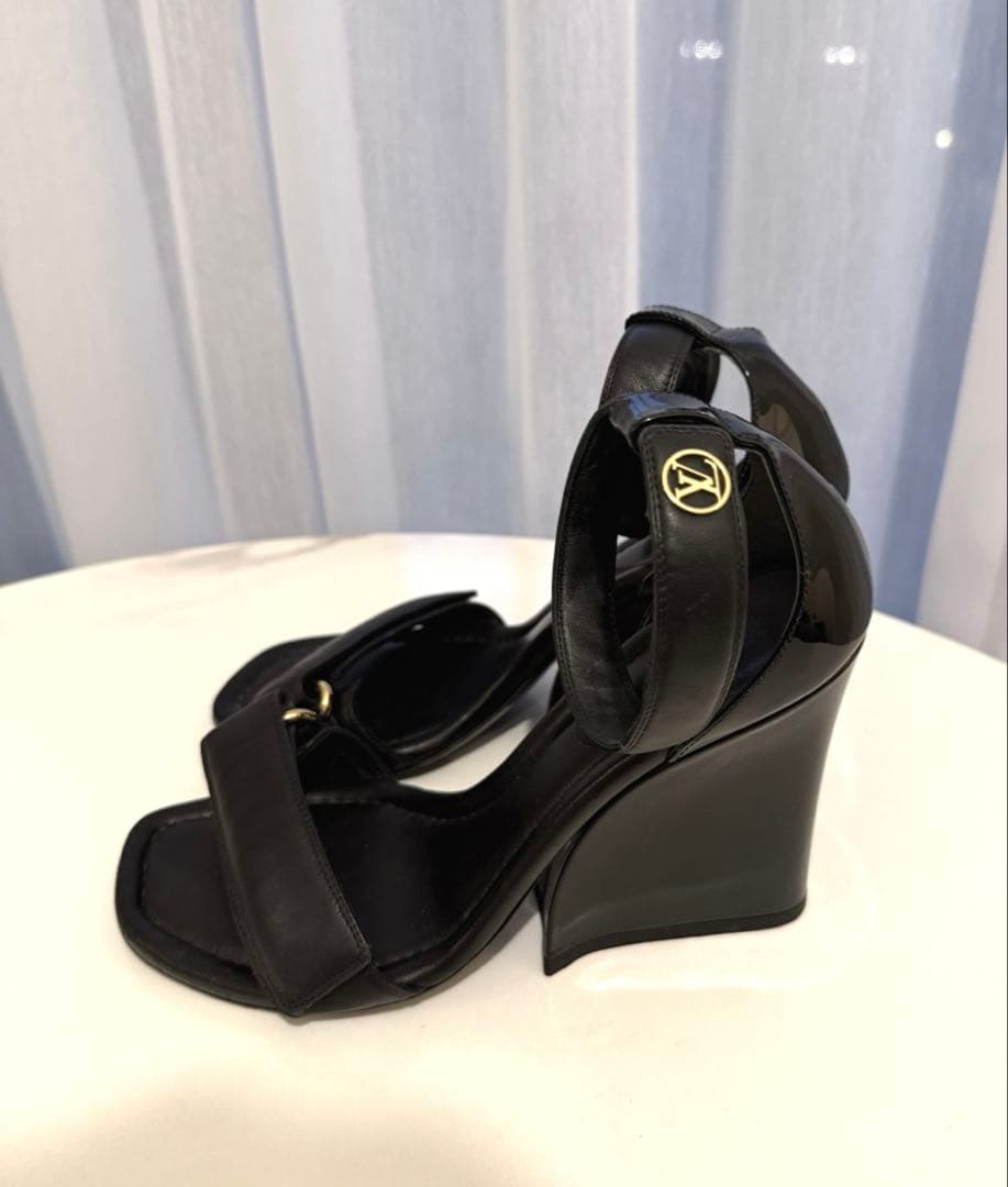 ルイヴィトン サンダル ヒール 8cmヒールで歩きやすい！ルイ・ヴィトン「モノグラム・デニム」から