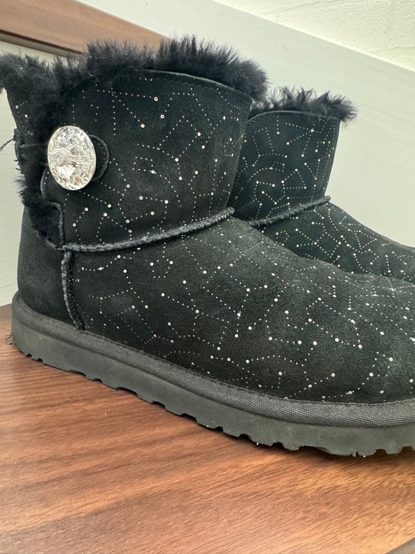 UGG アグ ムートンブーツ 星座 - メルカリ
