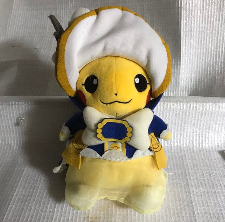 ポケットモンスター おきがえピカチュウ ぬいぐるみ【マダム