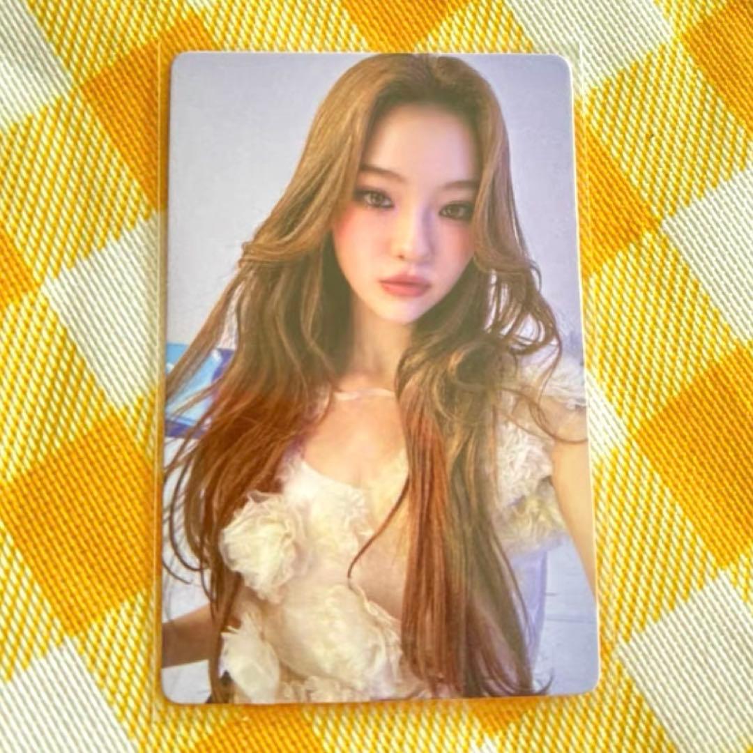 MEOVV エラ 1stEP 香港サイン会限定 トレカ - メルカリ