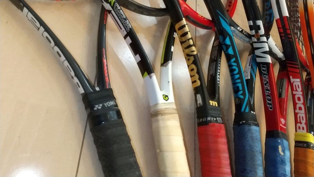 まとめ売り】各種メーカーテニスラケット7本 - メルカリ