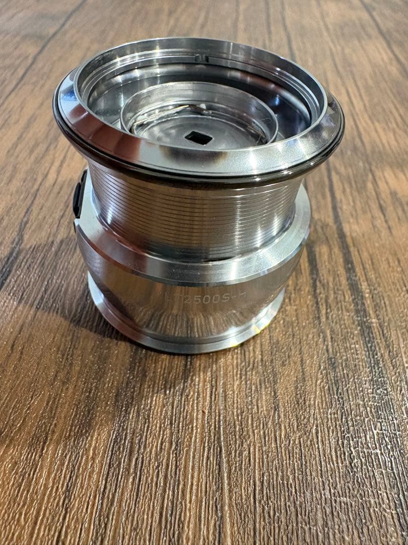 22イグジスト　LT2500S-H 純正スプール Amazon | ダイワ(DAIWA) 純正パーツ 22 イグジスト LT2500S-H スプール