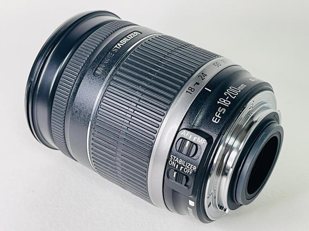 美品★Canon EF-S 18-200mm f/3.5-5.6 IS キヤノン