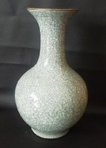 ＊中国古美術/青磁氷列紋天球瓶（底款：官）【故宮博物院保存箱付】 中国古美術/青磁氷列紋天球瓶（底款：官）【故宮博物院保存箱