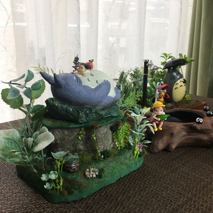 トトロ名場面バス停ジオラマ+メイちゃんポット＋トトロお腹の上メイ