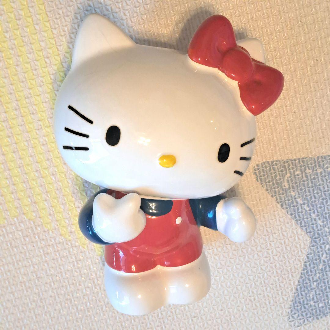 ハローキティ　陶器　貯金箱 立体　フィギュア　バンク　置物　レトロ サンリオ ハローキティ 貯金箱 バンク インテリア Sanrio