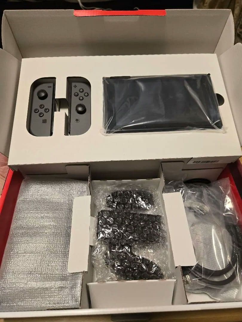 【美品・付属品有】Nintendo Switch グレー 付属品　バッテリーOK Amazon.co.jp: 【整備済み品】 任天堂 Nintendo Switch Joy-Con(L)/(R