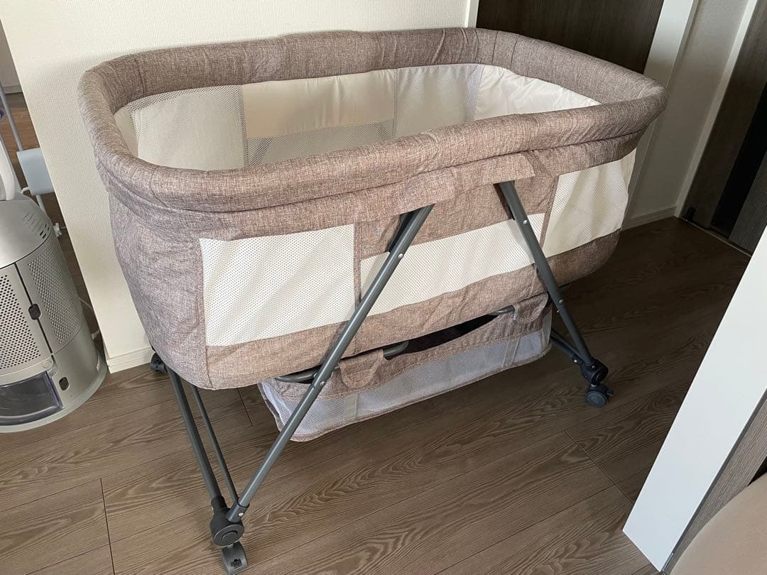 折りたたみ　ベビーベット　キャスター付き Amazon.co.jp: Simpolu ベビーサークル 折りたたみ マット付