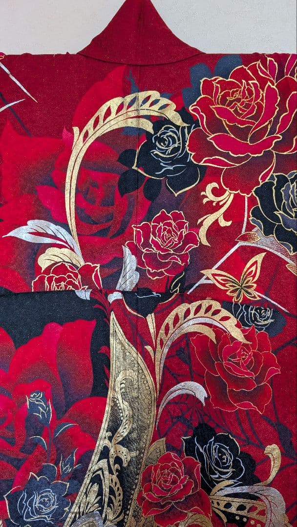 超美品•現代柄】赤・黒・金 バラ模様の 振袖＆袋帯のセット♪162cm