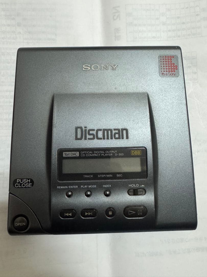 SONY Diskman D-303 ポータブルCDプレーヤー ケース付き SONY Diskman D-303 ポータブルCDプレーヤー ケース付き SONY