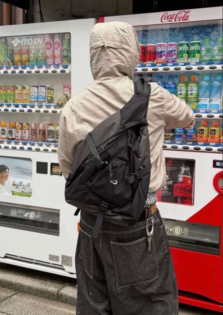 Armarex Tri-Sling Bag ブラック Tri-Sling Bag – ARMAREX