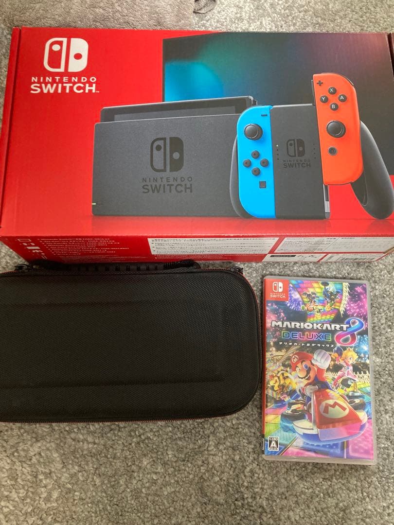 Nintendo Switch本体 付属品完備 マリオカート8 新品】Switch HORI マリオカート8 デラックス Joy-Conハンドル (マリオ
