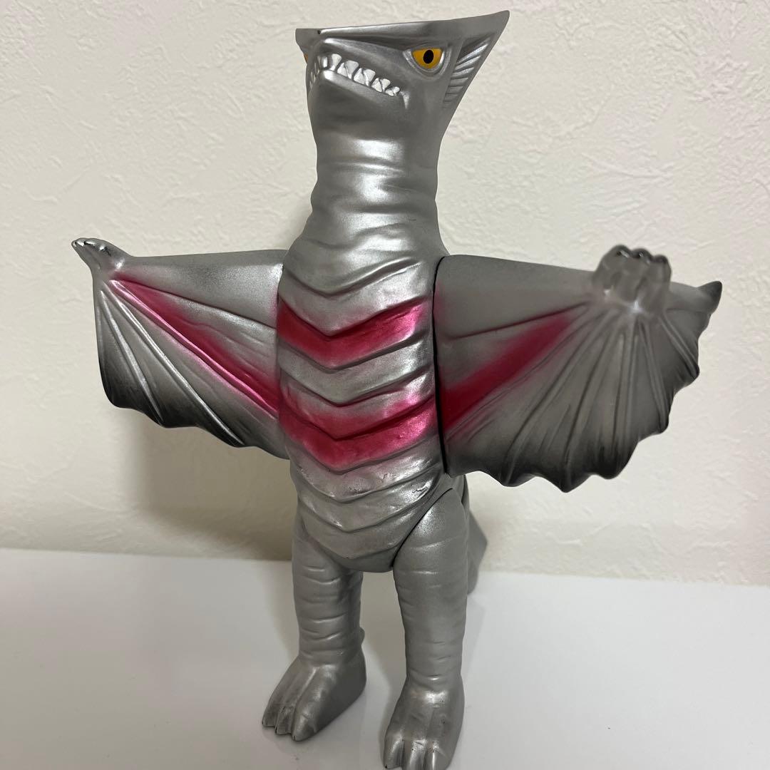 マーミット 宇宙ギャオス ソフビ - メルカリ