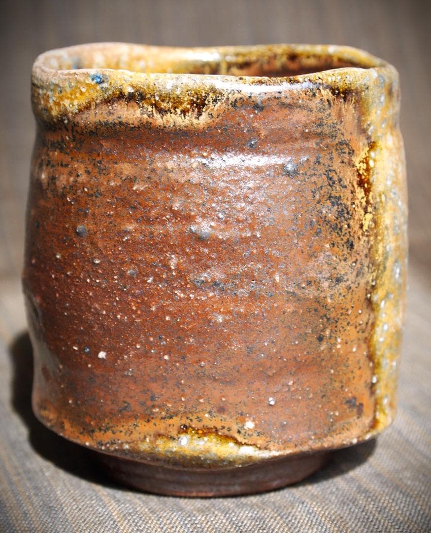 人気作家★多久守★備前《窯変》筒湯呑★共箱