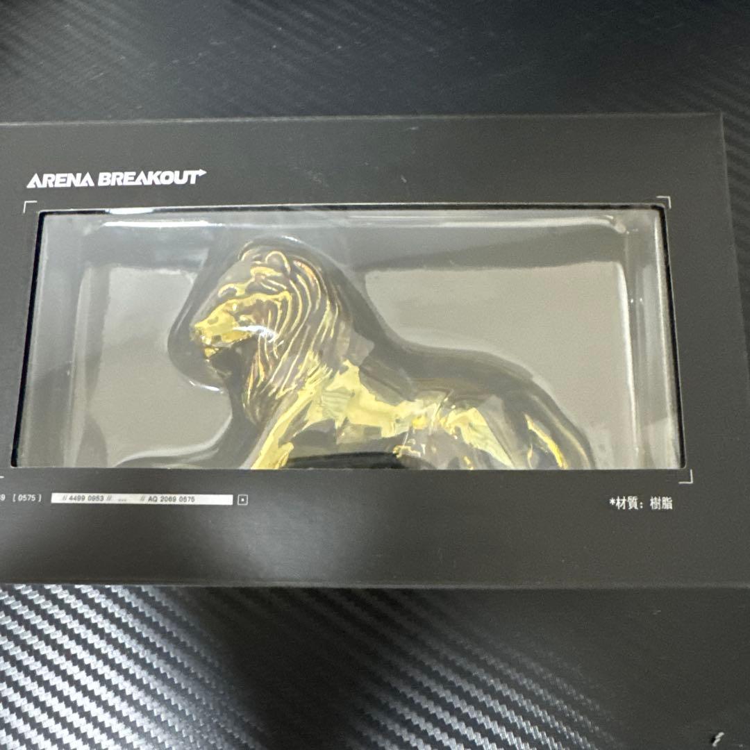 アリーナブレイクアウト 黄金のライオン像 - メルカリ