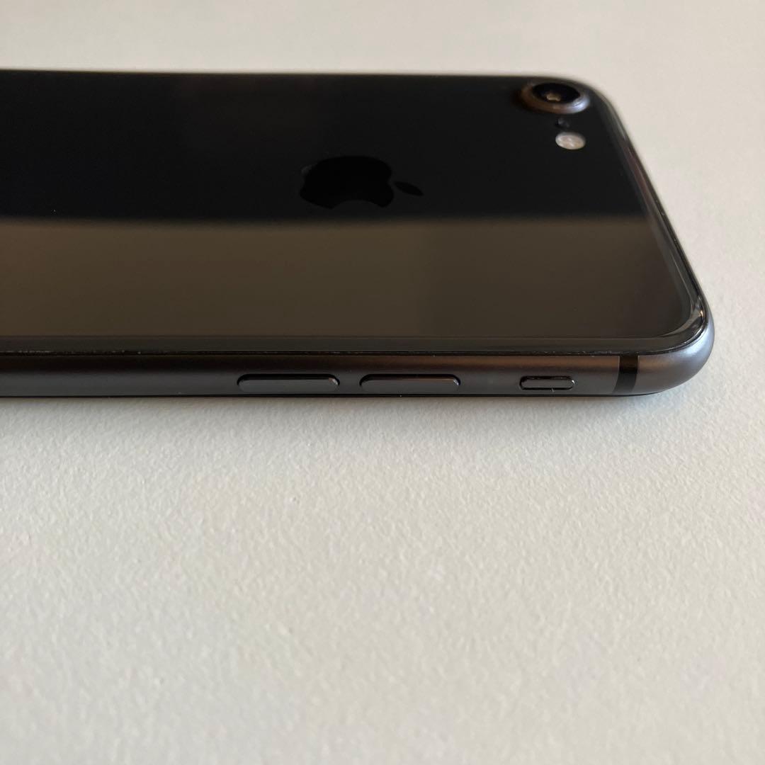 iPhone 7 本体 ひび割れあり ※ジャンク品 部品取り用 スマートフォン本体
