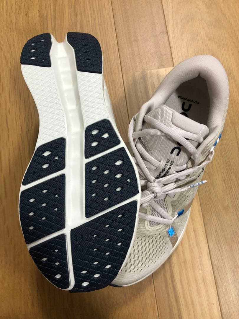 On ランニングシューズ Cloudsurfer 2 25.5cm