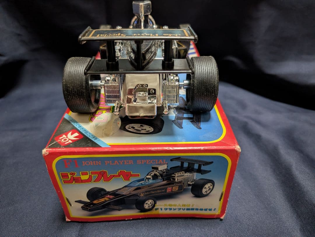 ブリキ自動車 John Player Special プルバックマシーン - メルカリ