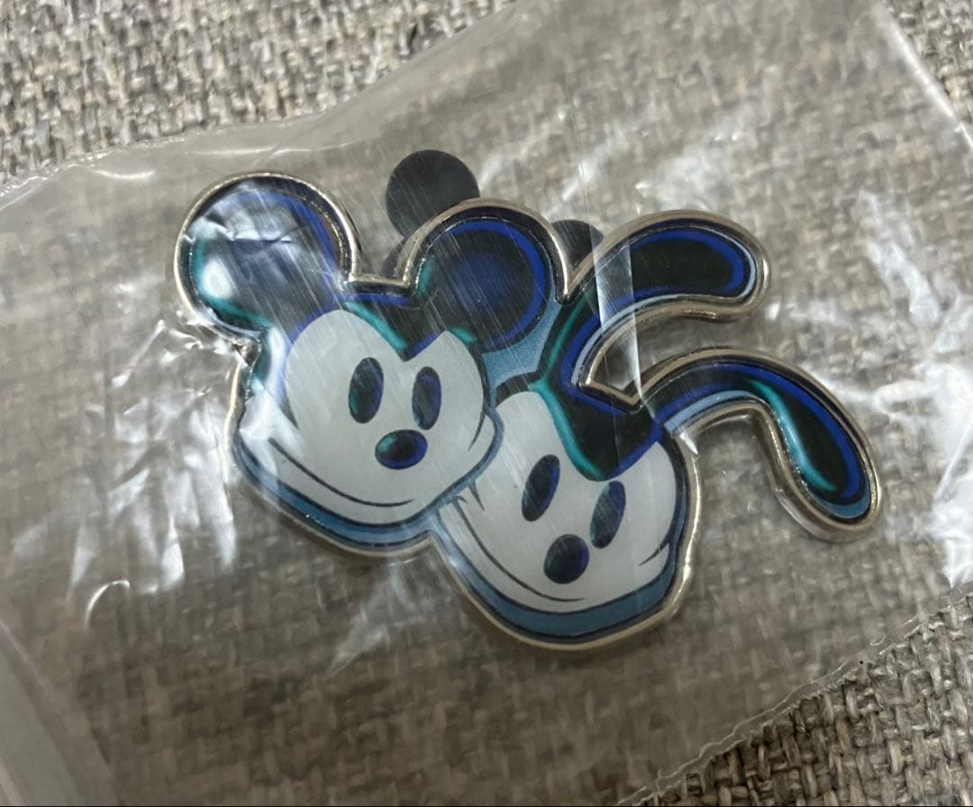 ミッキー オズワルド ピンバッジ エピックミッキー2 特典 非売品 ミッキー オズワルド ピンバッジ エピックミッキー2 特典 非売品