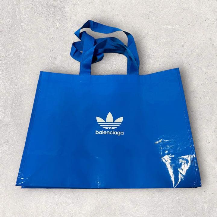 バレンシアガ adidas 限定品 青 コラボ 保存袋 ブルー - メルカリ