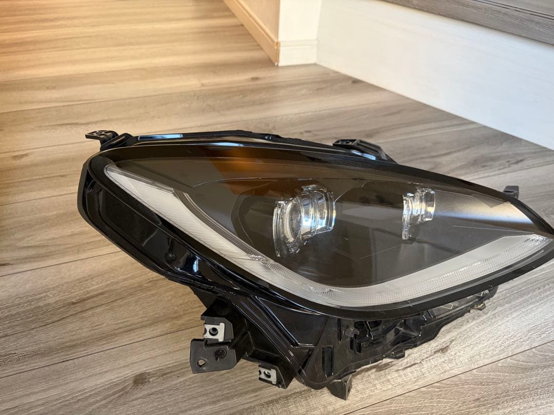 GR86 右　ヘッドライト　3BA-ZN8 美品 GR86 ZN8 純正LEDヘッドライト 右 KOITO 100-6046M/刻印YW （Z31-80