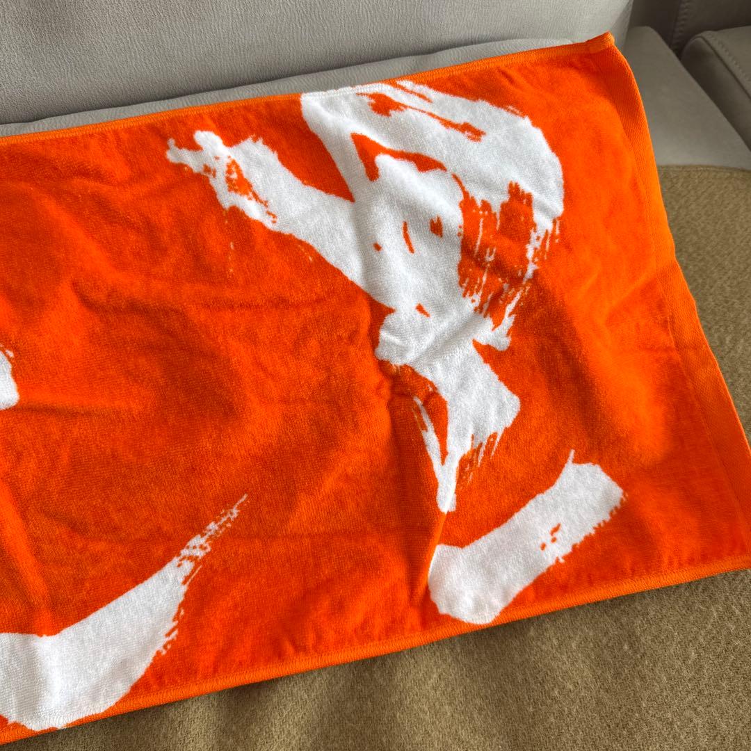 優里 ダイナミックロゴタオル - メルカリ