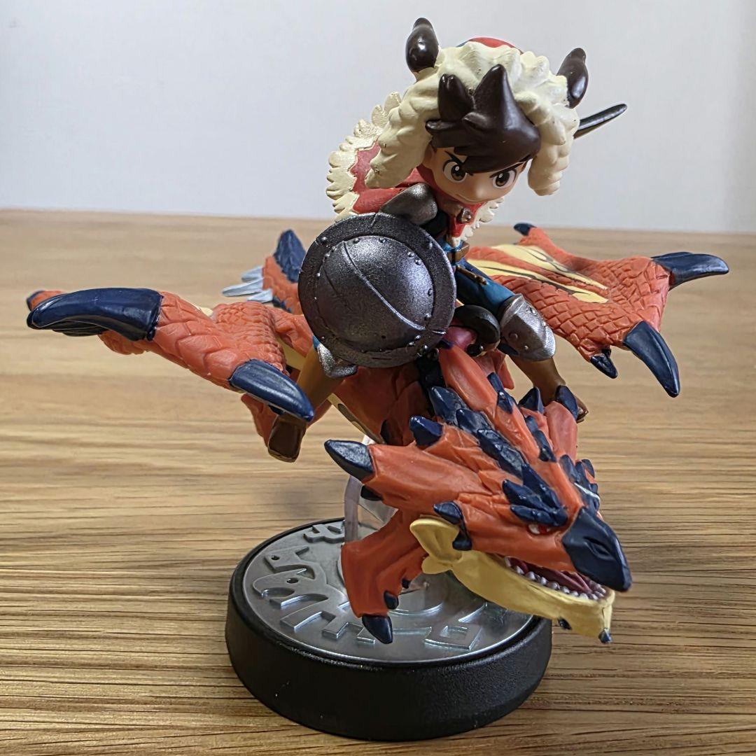 モンスターハンター amiibo アミーボ 隻眼のリオレウス＆ライダー 男の子 Amazon | amiibo 隻眼のリオレウス&ライダー(男の子
