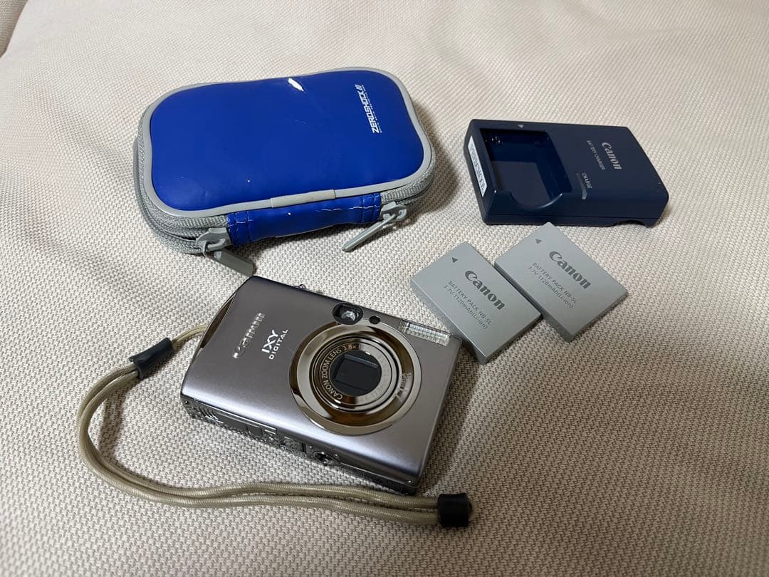 Canon IXY DIGITAL 900 IS