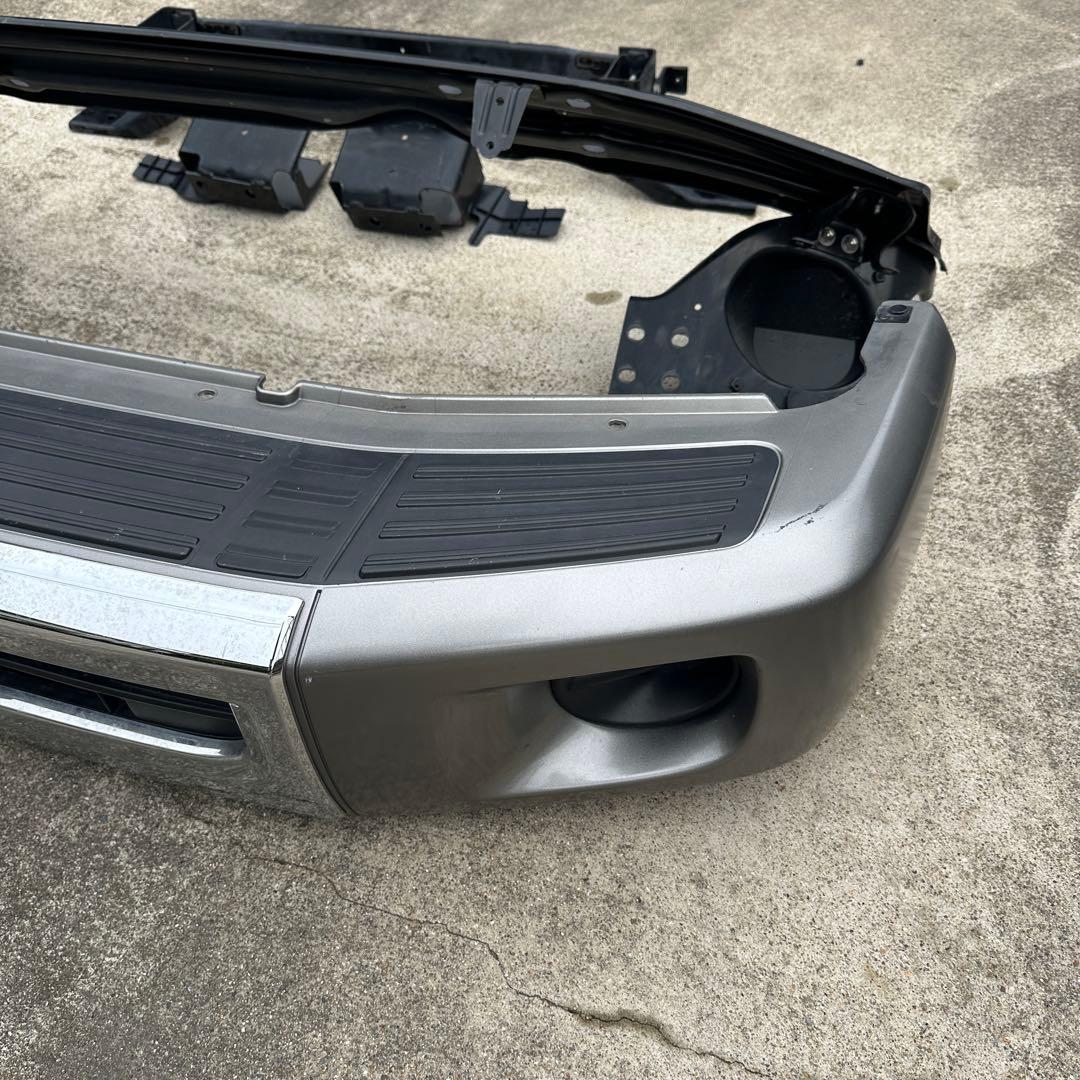 再販ランドクルーザー GRJ79純正フロントバンパー 一式 送料込み