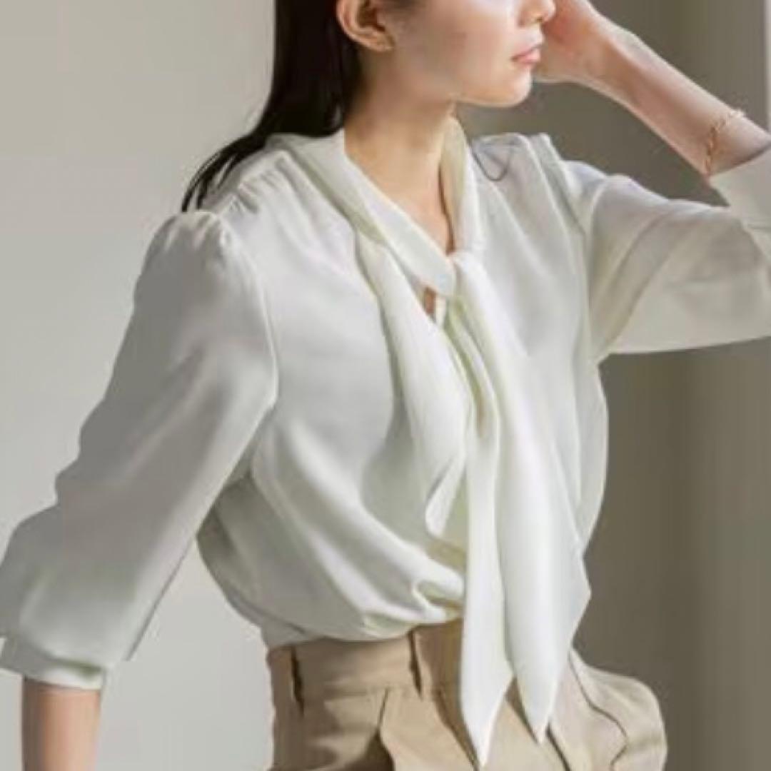 ノーブル　アシンメトリーボウタイブラウス　￥16,500税込 Noble（ノーブル）の「《追加》アシンメトリーボウタイブラウス