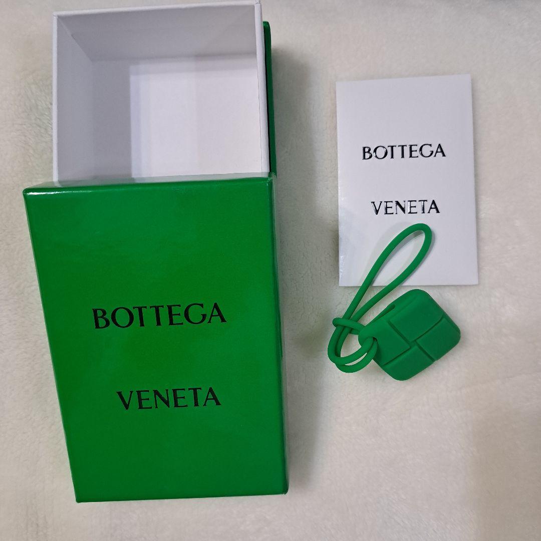 BOTTEGA VENETA イントレチャートラバーシリコンAirTag ケース - メルカリ